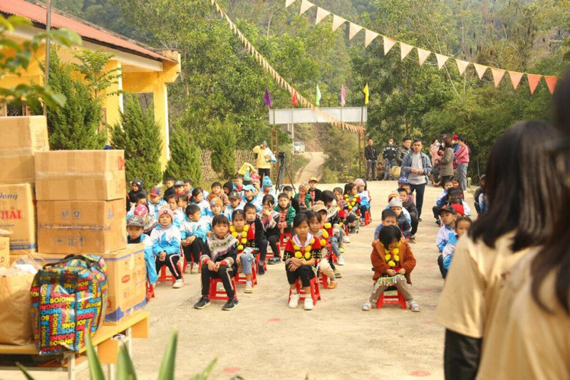 Tiệc cuối năm kết hợp với các hoạt động thiện nguyện