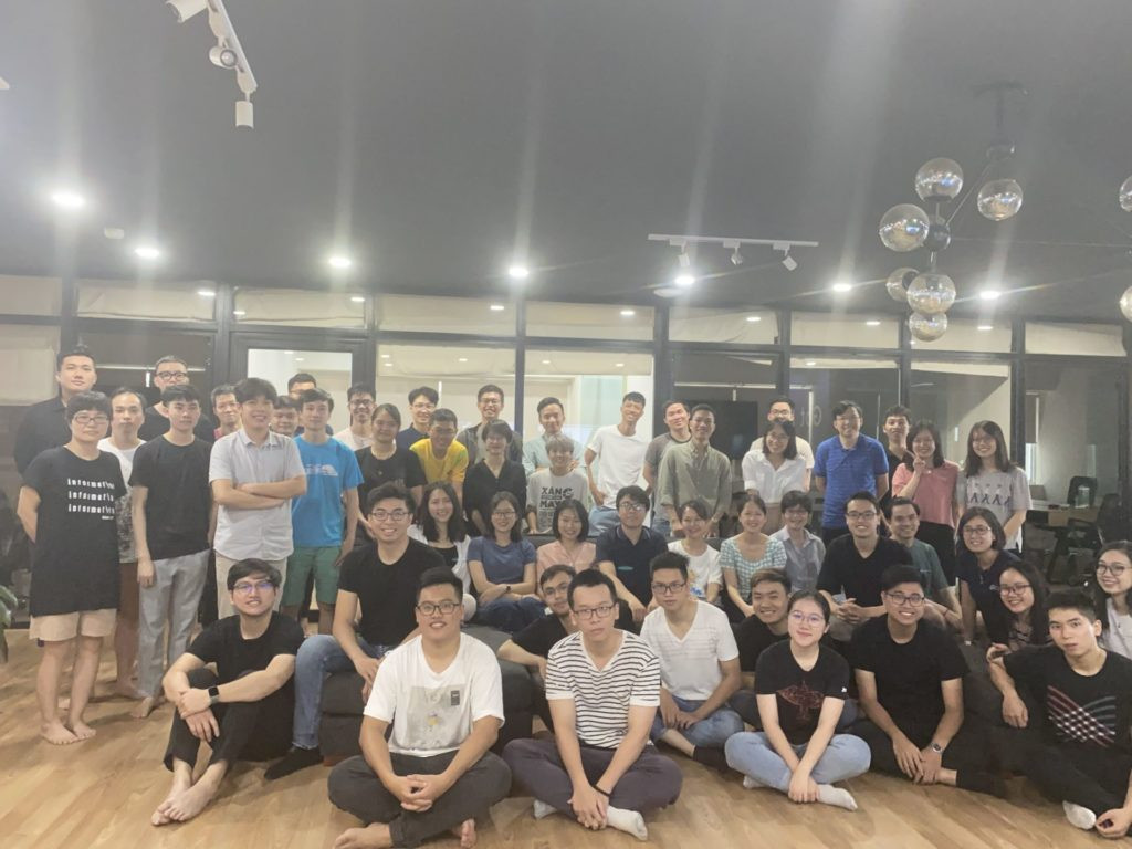 Alumni ở đại học cũng là những người có thể giúp đỡ bạn trong quá trình học tập, tốt nghiệp và xin việc.