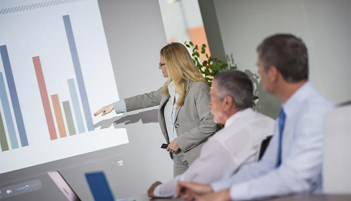 Các slides thuyết trình phải được thiết kế bắt mắt