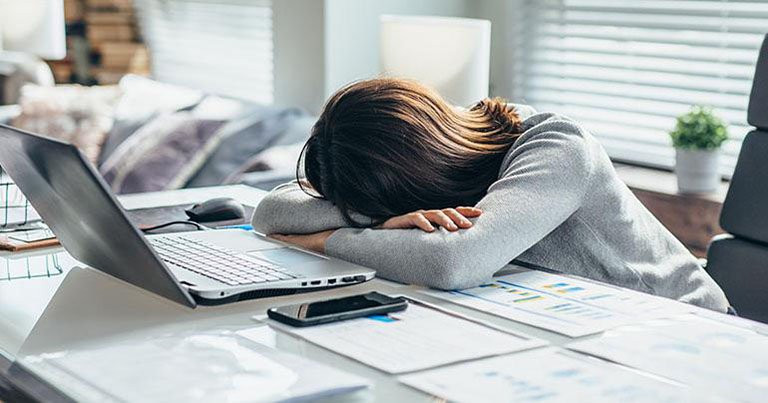 10 Mẹo chồng buồn ngủ cho dân văn phòng khi đi làm