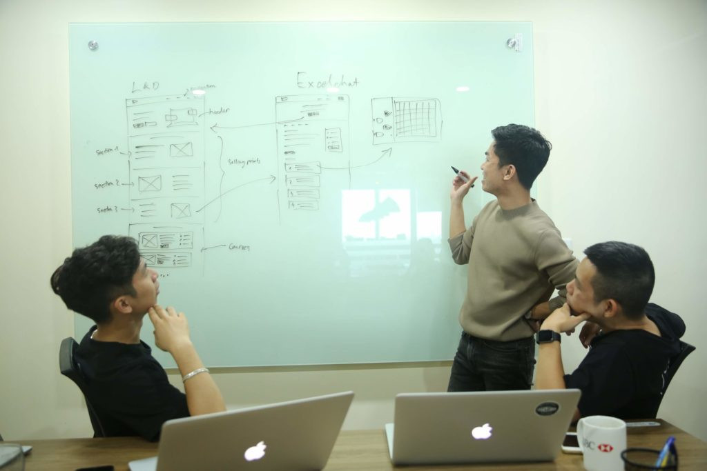 5 lỗi ngôn ngữ cơ thể trong thuyết trình cần tránh
