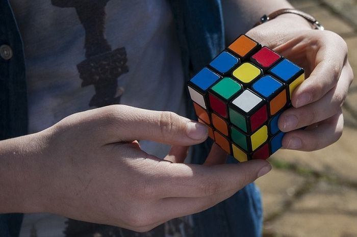 Sử dụng công cụ để đánh lạc hướng bản thân