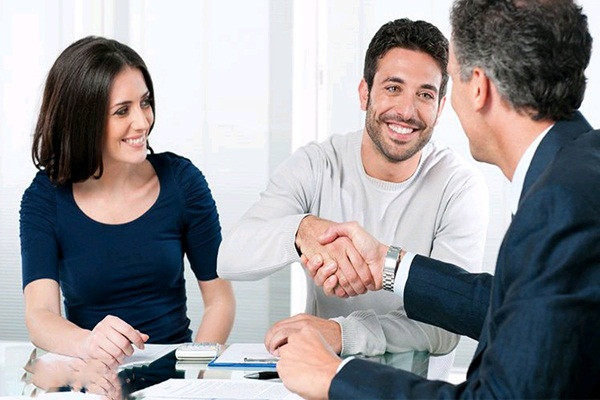 Thiết lập mối quan hệ với khách hàng