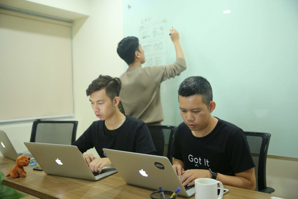 Tương tác mắt khi thuyết trình