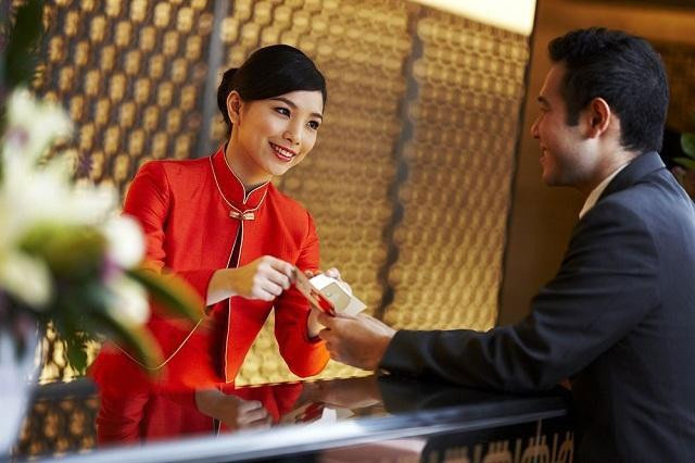 Nhân viên lễ tân: Vai trò, trách nhiệm và kỹ năng cần thiết