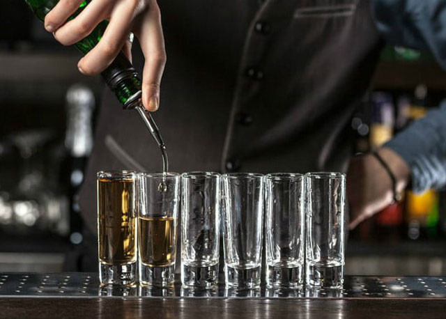 Pour Spout Nhựa