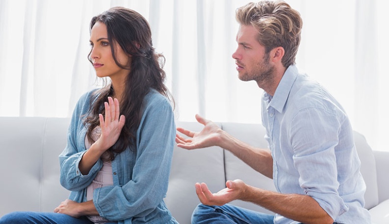 Silent Treatment: Hiểu Biết và Cách Đối Phó Với Hành Vi Im Lặng Trong Các Mối Quan Hệ