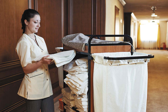 Trolley là gì? Tìm hiểu về xe đẩy trong ngành Housekeeping